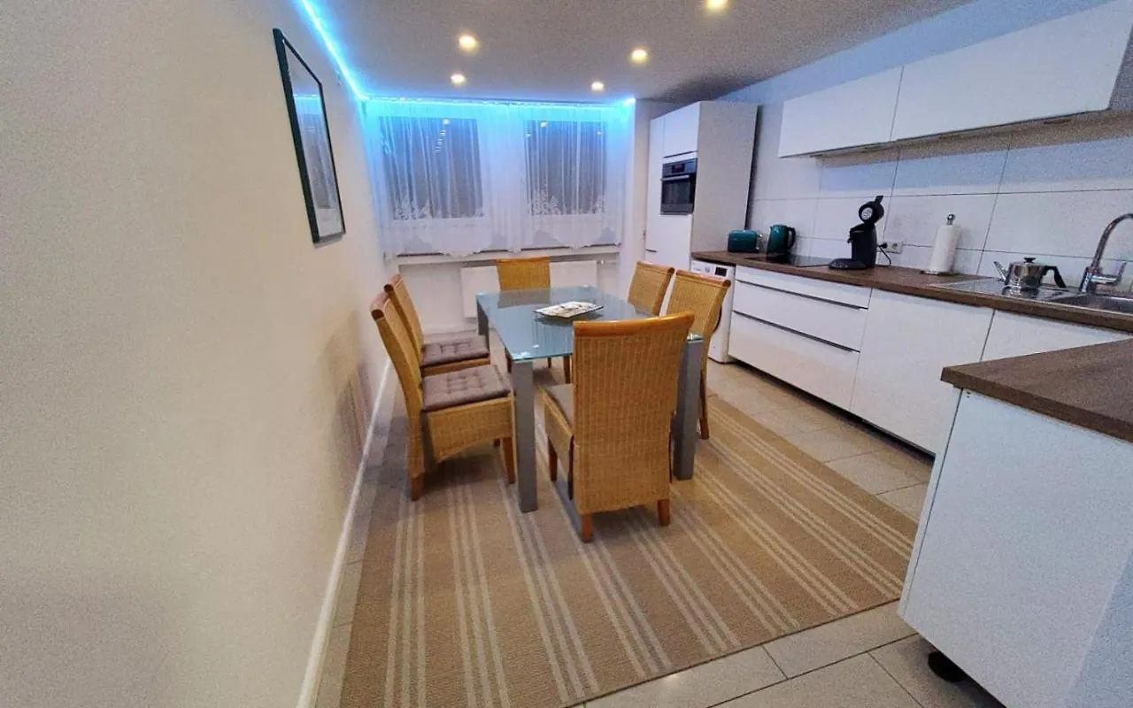 3 Zimmer Wohnung - Keine Party Wohnung ! 6 Personen 뒤셀도르프 0*,
