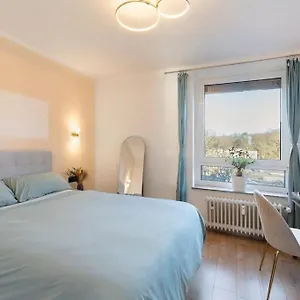 Privatunterkunft Charmentes Mit Kueche, Naturgebiet, Düsseldorf