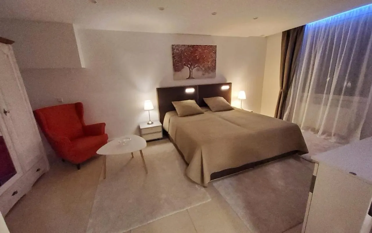 3 Zimmer Wohnung - Keine Party Wohnung ! 6 Personen Düsseldorf 0*,  Tyskland