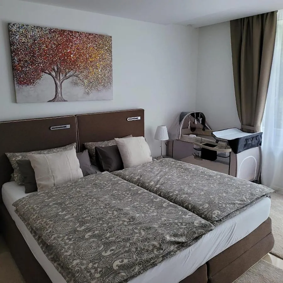 3 Zimmer Wohnung - Keine Party Wohnung ! 6 Personen Düsseldorf